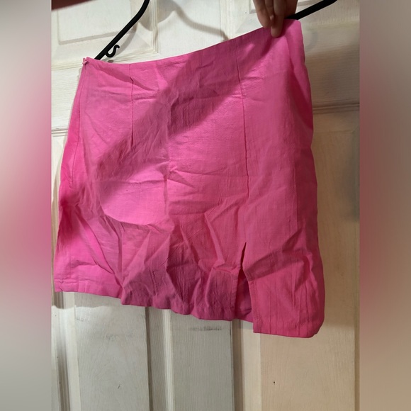 Pink mini skirt - Picture 2 of 3